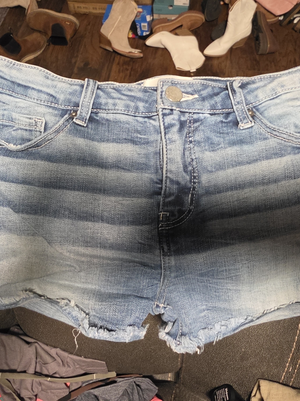 BKE Denim Light Wash Distressed Frayed Hem Shorts